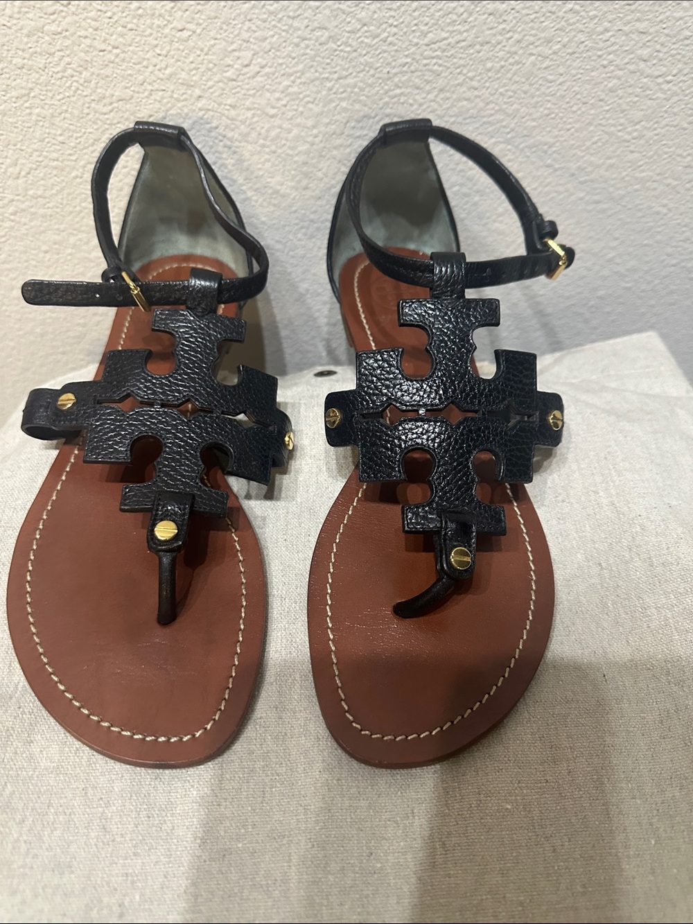 Tory Burch Black Logo-Detail Leather Thong Sandals - Women sz 9 $20